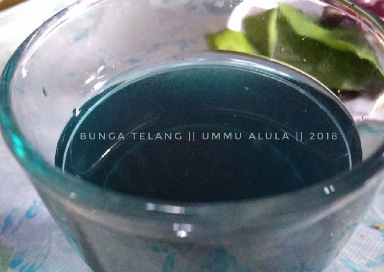 Air bunga telang (pewarna biru)