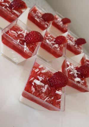 A picture of Two-Tone Dessert.