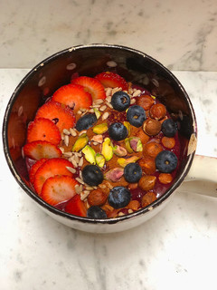 Una foto de 🫐🍓Bowl de frutos rojos y remolacha 🍇🍒