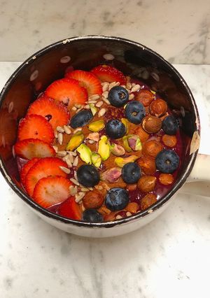 Una foto de 🫐🍓Bowl de frutos rojos y remolacha 🍇🍒