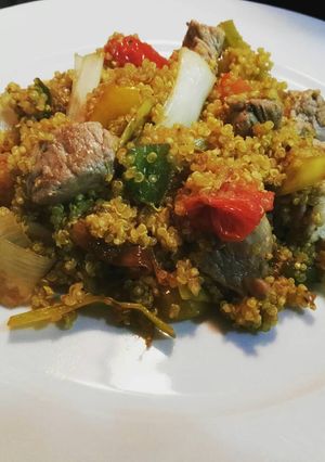 Foto principal de Quinoa al curry con verduras y cerdo aromatizado en salsa ostras