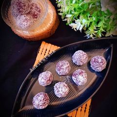 A picture of Beetroots bolls.