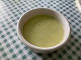Sauce salade épicée au basilic, moutarde, ail et citron