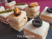 Una foto de canapé de pan bimbo