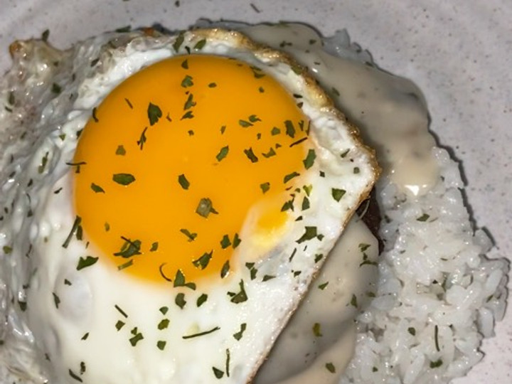 Ini dia! Resep membuat Loco moco mushroom gravy yang spesial