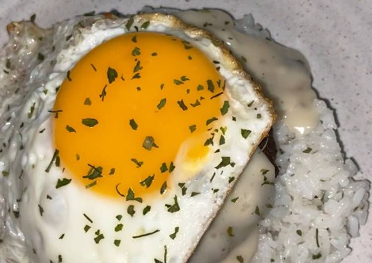 Loco moco mushroom gravy