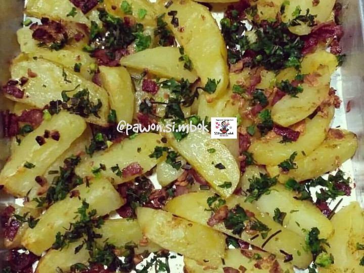 Resep Baked potatoes wedges /kentang panggang simple Anti Gagal