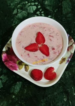 A picture of Strawberry Raita.