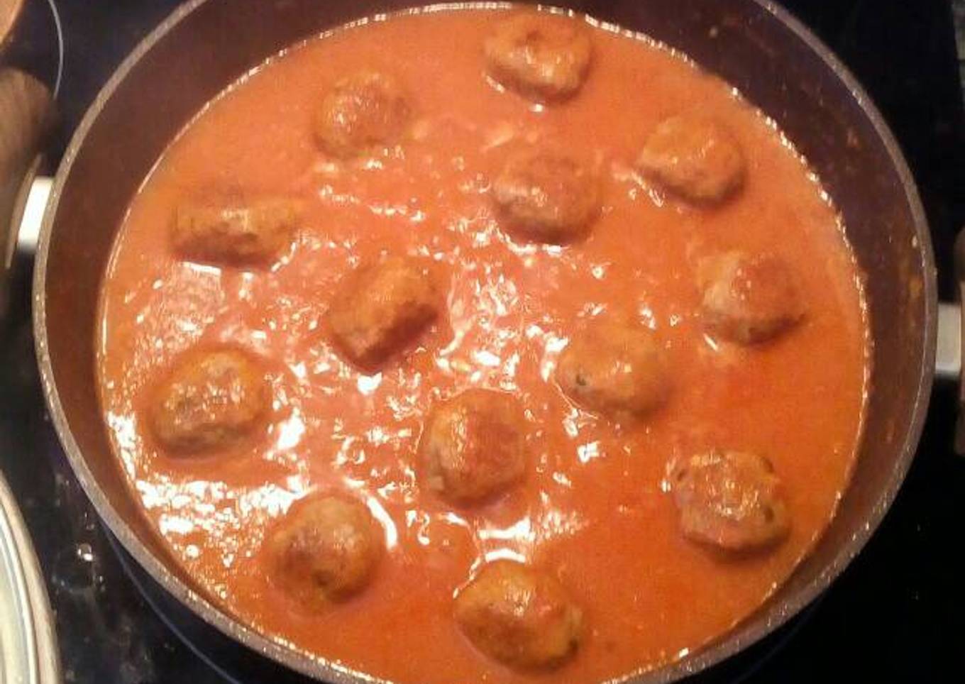 Albóndigas en salsa española