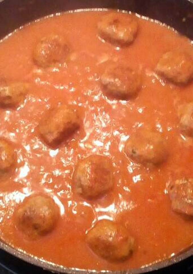 Una foto de Albóndigas en salsa española