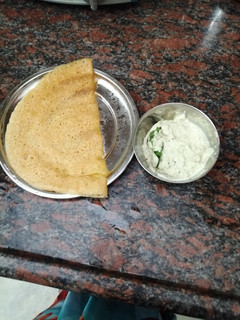 தக்காளி தோசை (Thakkaali dosai recipe in tamil) செய்முறை முக்கிய புகைப்படம்