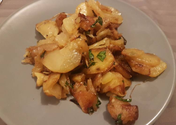 Simple Way to Make Any-night-of-the-week Pommes de terre à la Lyonnaise