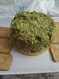 Tartar de aguacate con base de cuscús y tostas