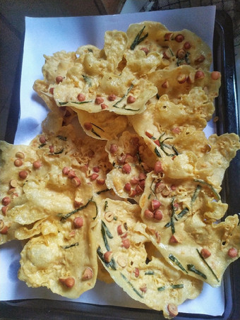 Langkah Mudah untuk Menyiapkan Rempeyek kacang Bunda Pasti Bisa