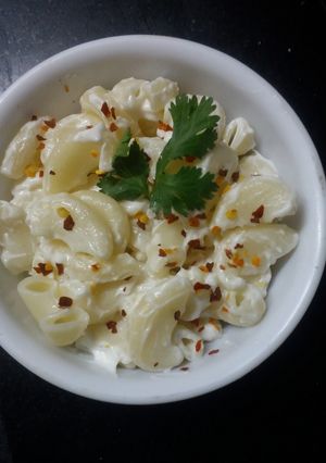 A picture of White sauce Macaroni Pasta.