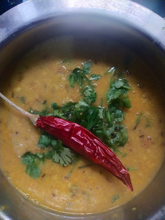 मूंग दाल तड़का (Moong dal tadka recipe in hindi) रेसिपी मुख्य फोटो