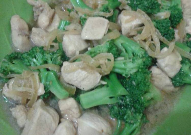 Resep Cah brokoli ayam yang Bikin Ngiler