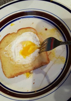A picture of Eggs in a Basket.