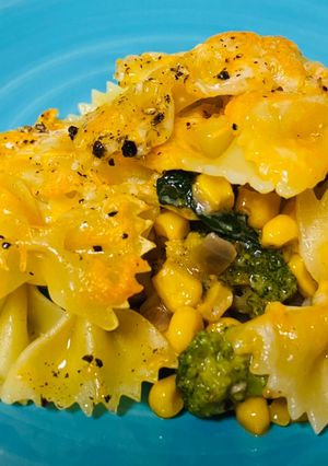 A picture of Baked bow-tie pasta salad.