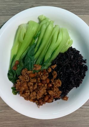Hình của món Thịt xào cay + cải thìa hấp. Giảm cân + eat clean.