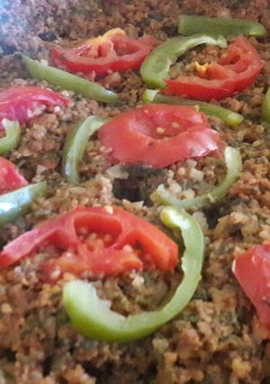 صورة لوصفة لحمه بالصينيه بدبس البندورة والخضرة