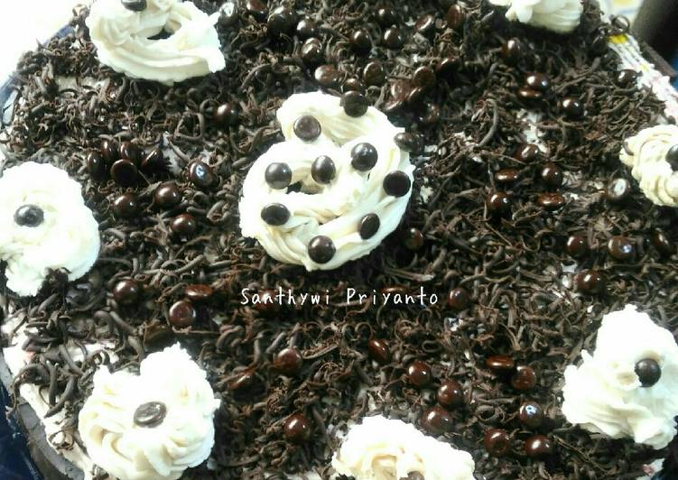 Resep 156. Black Forest Cake (Black forest Kukus ala Ny. Liem) Jadi, Menggugah Selera
