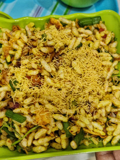 चटपटी तीखी भेल(chatpati tikhi bhel recipe in hindi) रेसिपी मुख्य फोटो