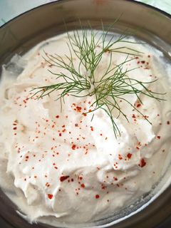 Cayenne borsos, pikáns tartármártás, frissfölből recept fotója