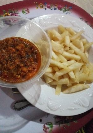 A picture of Fried Yam with Egg Sauce.