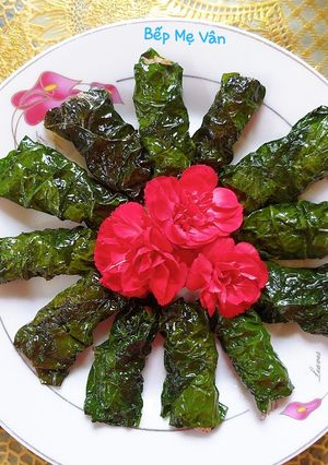 A picture of Beef Wrapped in Betel Leaves (Bò Cuốn Lá Lốt).