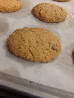 A picture of Big Oatmeal Cookies.