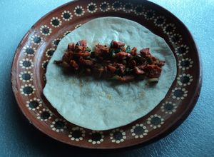 Una foto de Tacos de salchicha, chorizo de los ex jochos con poblano