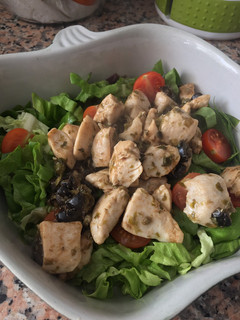 Una foto de Ensalada de pollo