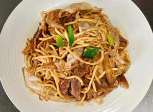 #快速晚餐 羊肉炒麵 的食譜成品照片