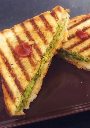 चटकदार सँडविच (Sandwich recipe in marathi) रेसिपी चे मुख्य फोटो