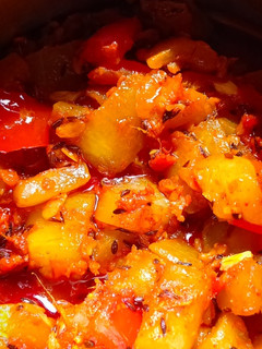 દૂધી બટેટાનું શાક (Dudhi Bateta nu Shaak Recipe in Gujarati) રેસીપી મુખ્ય ફોટો