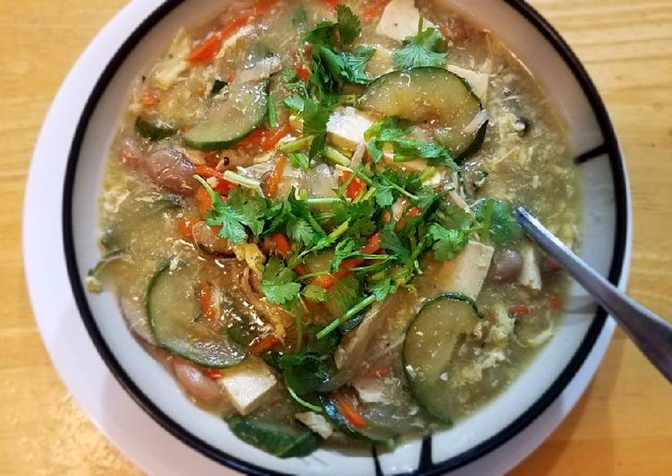 Cucumber tofu eggdrop soup#Everday meal soup黄瓜豆�?羹