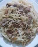 Mì xào thịt bò cho bữa sáng