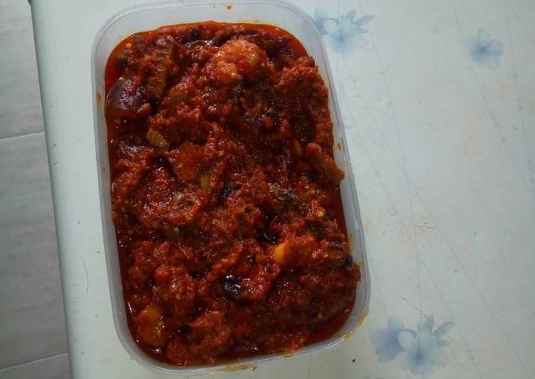 Fresh tomatoes stew with goat meat