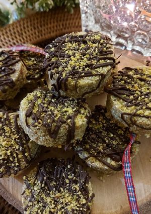 Foto di Biscotti matcha pistacchio e cocco no bake