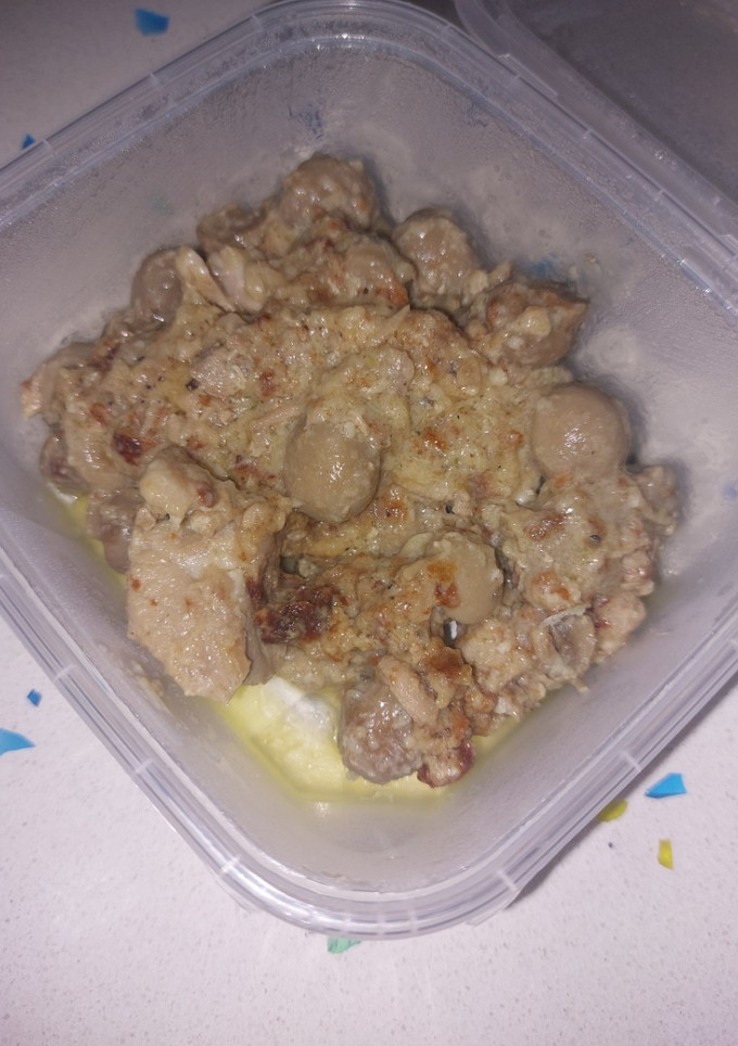 Una foto de Cerdo salsa champiñones