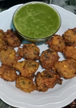 मूंग दाल के मंगोड़े (Moong dal ke mangode recipe in Hindi) रेसिपी मुख्य फोटो