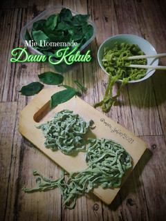 Foto resep Mie Homemade Daun Katuk (Eggless & Giling Manual)