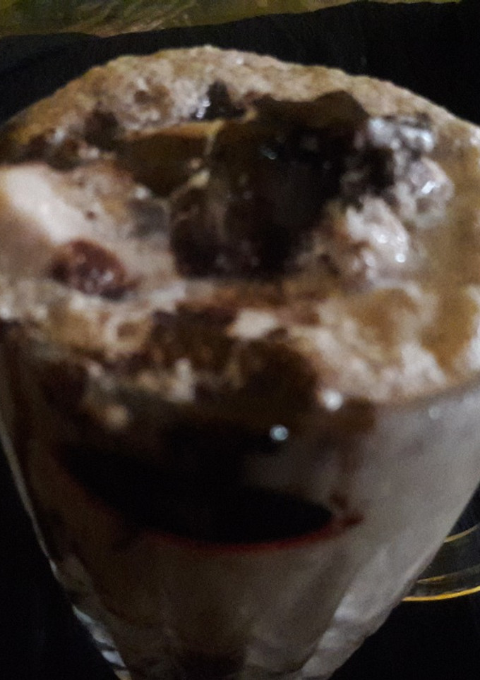 कोल्ड कॉफ़ी विथ आइस क्रीम (cold coffee with ice cream recipe in Hindi) रेसिपी मुख्य फोटो