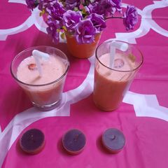 A picture of Yogurt and strawberry smoothie.