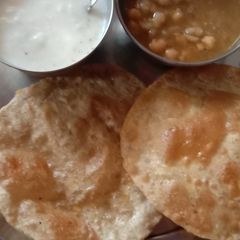 A picture of Dhuli dal puri.