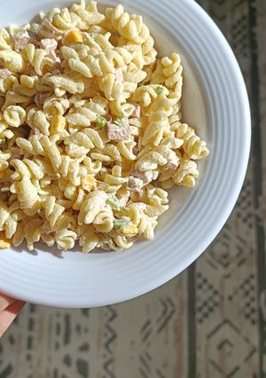 عکسی از دستور سالاد ماکارانی با سوسیس