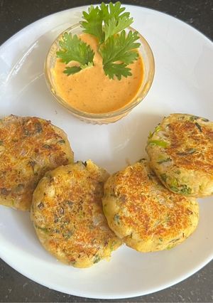 A picture of Sweet potato 🍠 & Lobia Cutlets With Red Bell pepper Sauce.