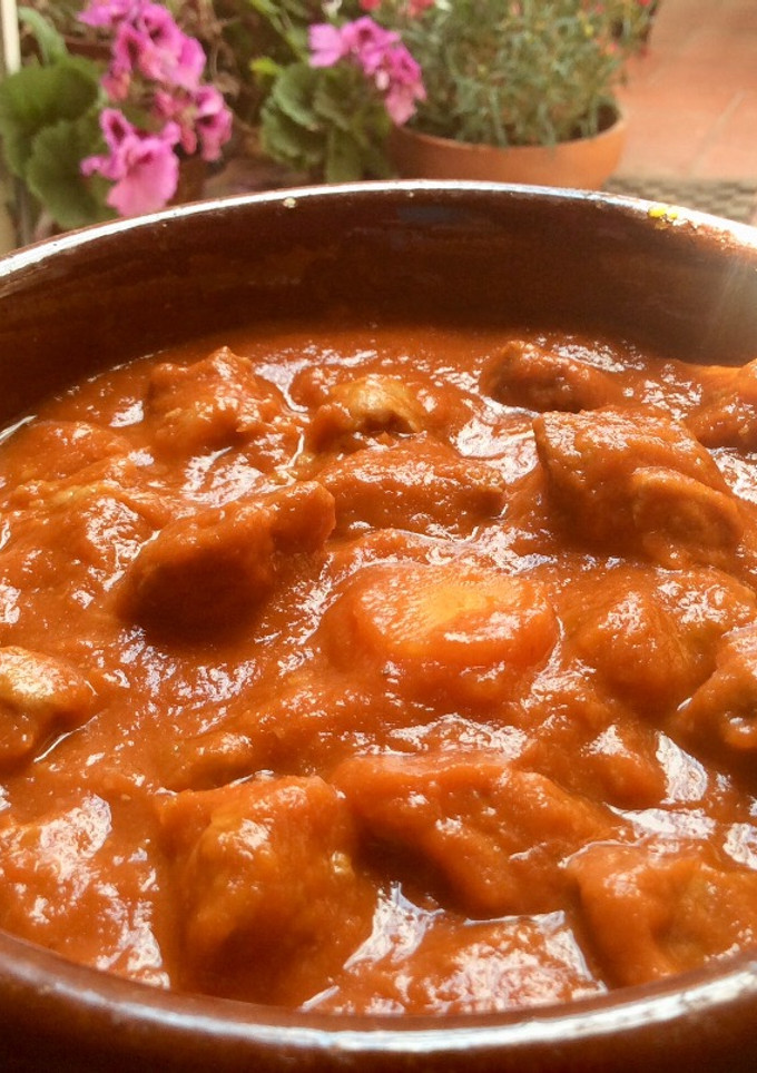 Una foto de Carne con tomate 🍅🥩