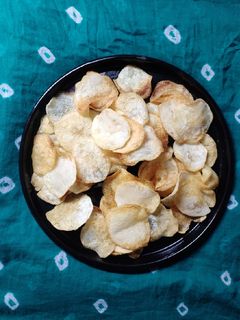 બટાકા ની વેફર (Bataka Wafer Recipe In Gujarati) રેસીપી મુખ્ય ફોટો